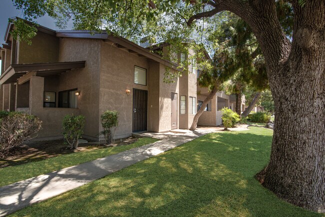Laurelwood Oaks