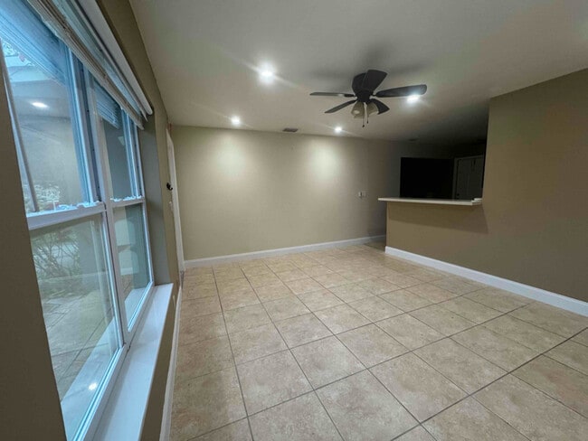 Photo - 401 SW 10th Terrace