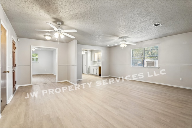 Photo - 206 Sunset Dr Unit A