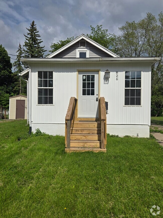 Building Photo - 826 Clayton St Rental