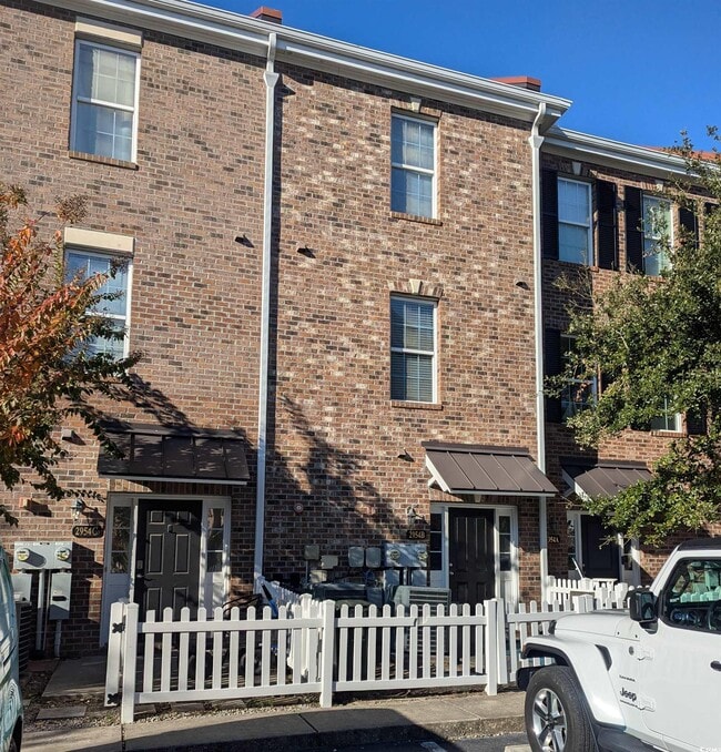 Building Photo - 2954 Yancey Way