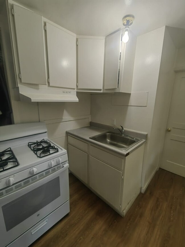 Building Photo - 6237 Haviland Ave