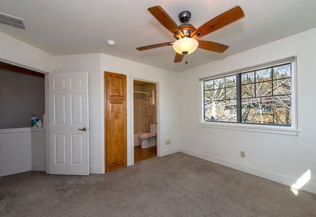 Photo - SOUGHT AFTER PENCE PLACE TOWNHOME; DUAL PRIMARY SUITES & SOLAR! MUST SEE!!