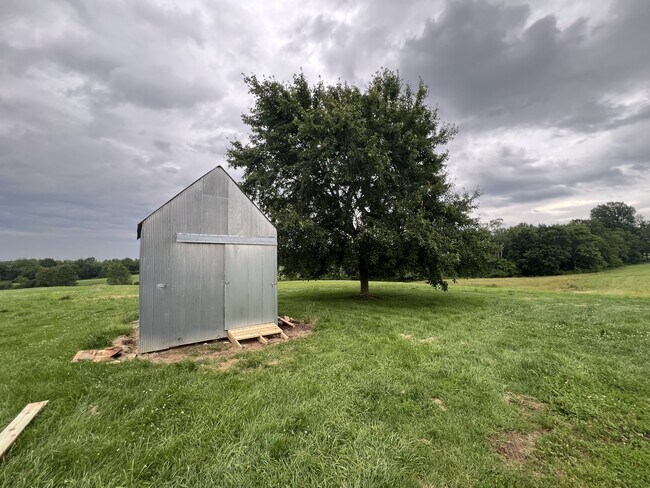 Photo - 2328 Oak Hill Rd