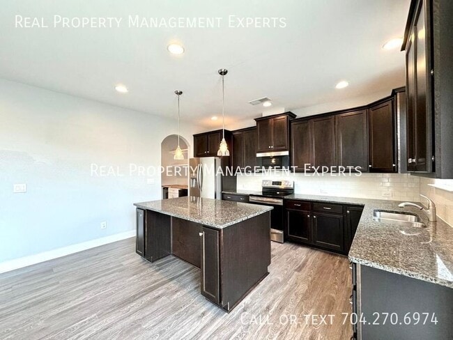 112 Cramerton Mills Pkwy