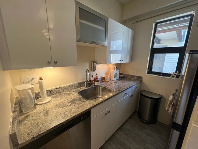 Photo - 12 Stoneholm St Unidad 617