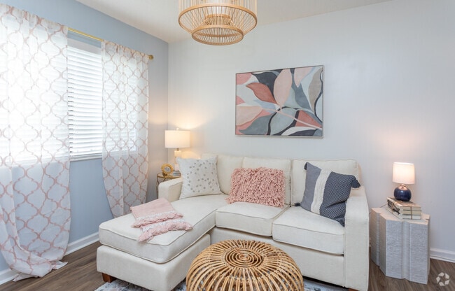 1BR, 1BA - 500SF - Living Area