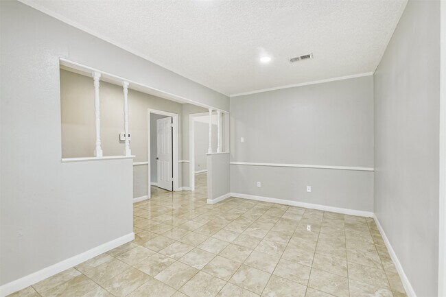 Photo - 623 E Cypresswood Dr