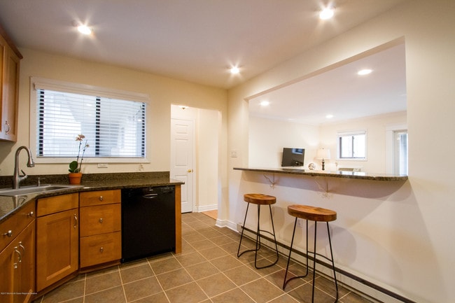 Photo - 120 Lexington Ct