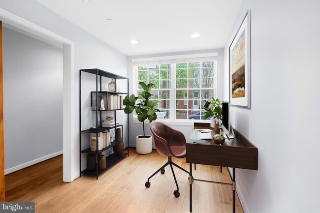 Photo - 2317 E Fairmount Ave