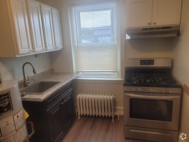 Building Photo - 7 E Butler Ave Rental