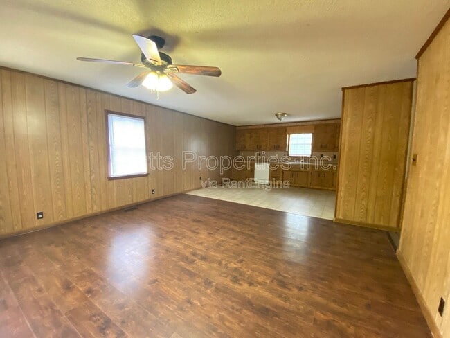 3567 Blue Rd