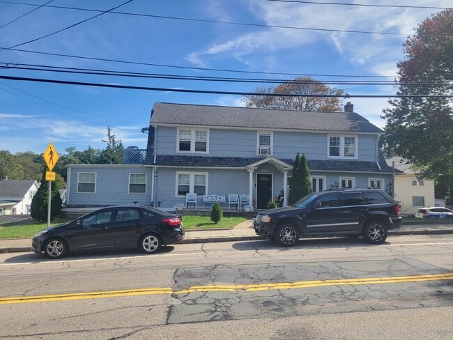 Building Photo - 298 Washington St Unit 298 Washington St