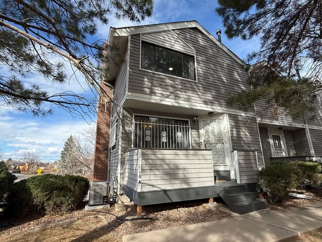 Photo - Welcome home to this beautifully updated townhome in the highly desirable Chesapeake Bay community!