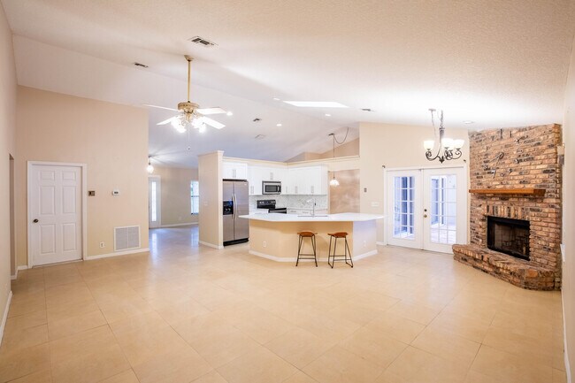 Photo - 1559 Grantham Dr