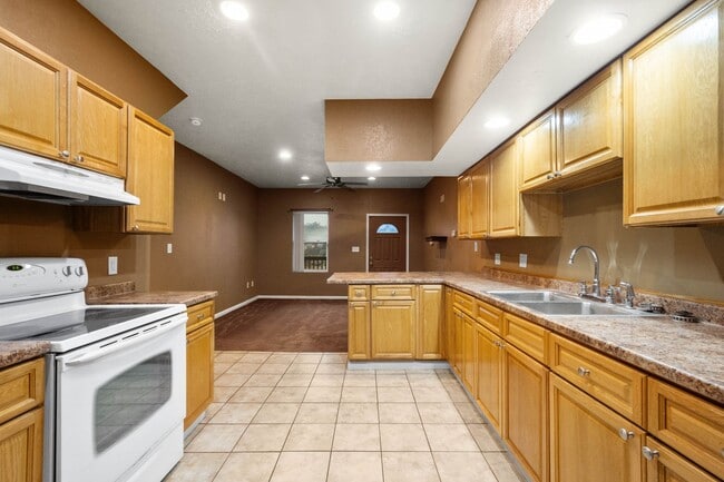 Building Photo - $100 OFF 1ST MONTH OF RENT THRU 8/15! Reno... Rental