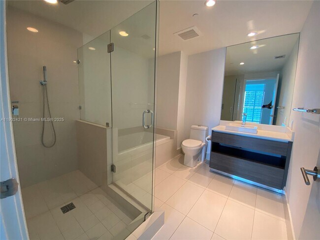 Photo - 1100 S Miami Ave Unidad 3408