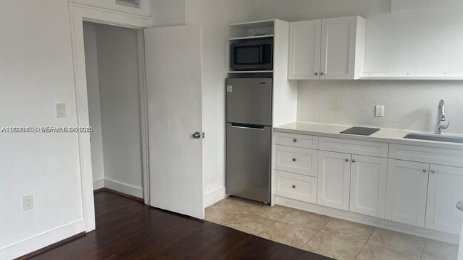 1053 NW 30th St