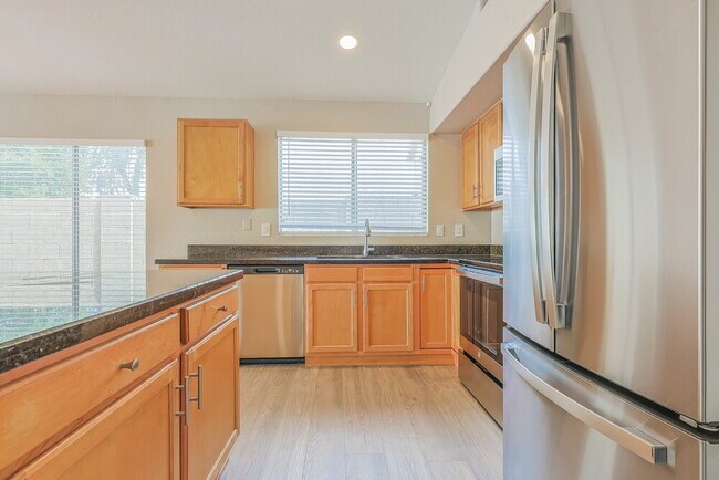 Photo - 158 W Merrill Ct