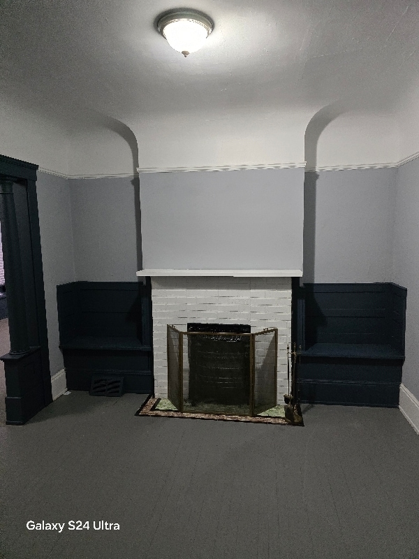 Building Photo - 1380 E 85th St Rental