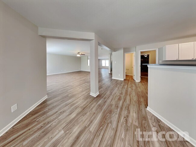 Photo - 1351 Waterlily Lane