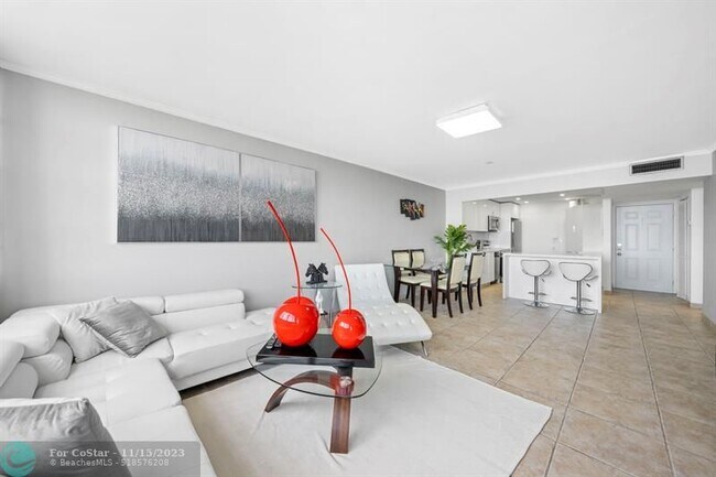 Photo - 1301 NE Miami Gardens Dr Unidad 922W