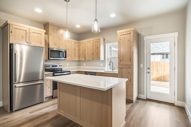 Photo - 63274 N W Ski Ln