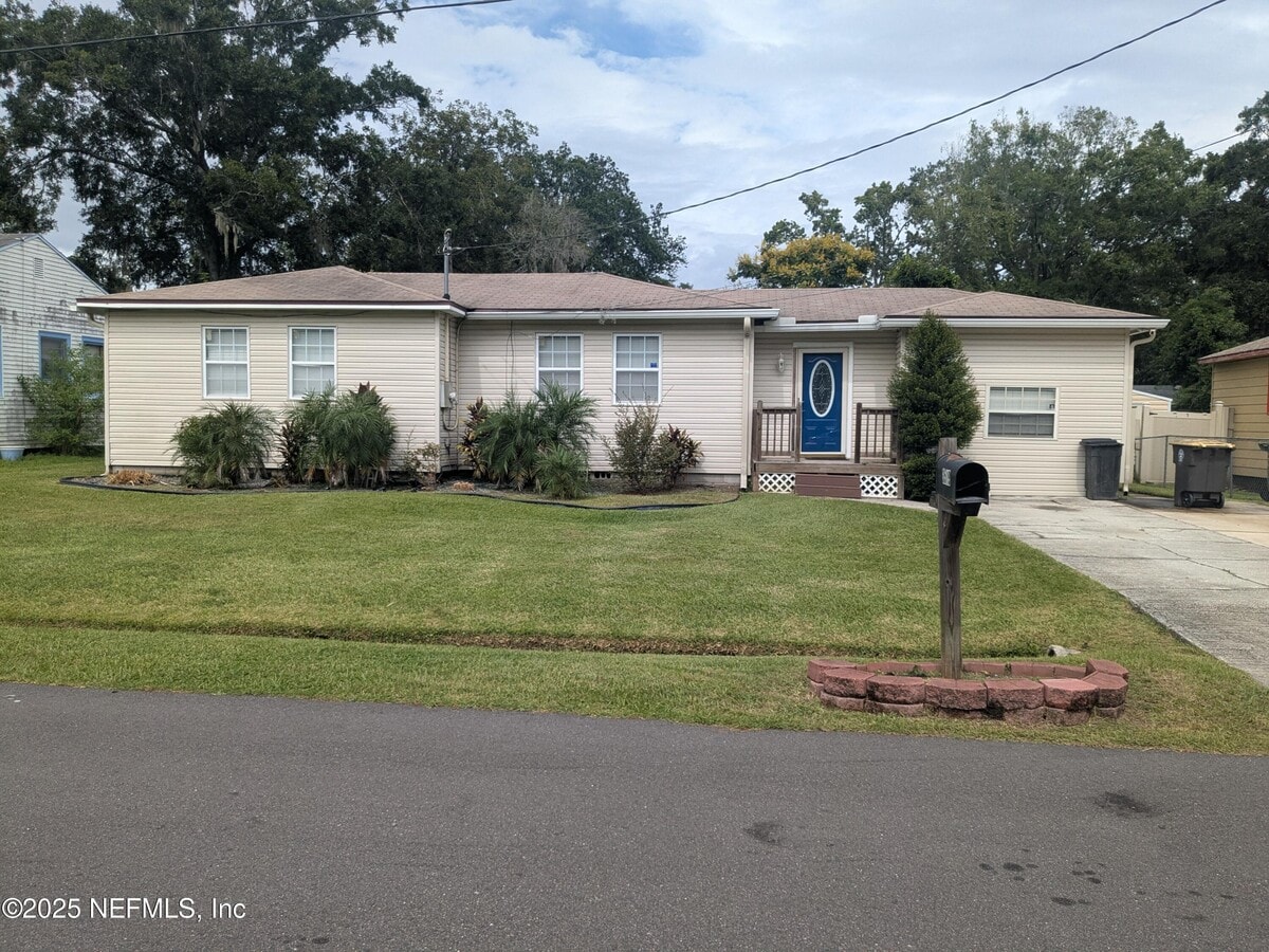 Photo - 3519 Sunset St