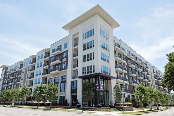 Building Photo - L2 Uptown Rental