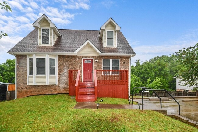 Building Photo - Pet Friendly Four Bedroom with Basement!