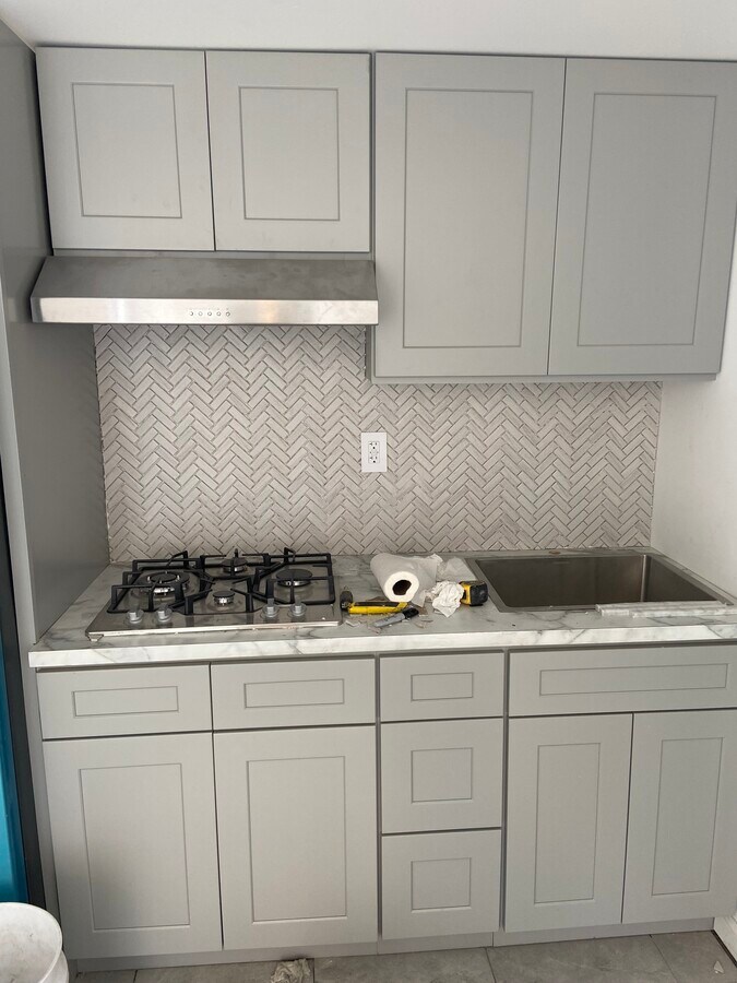 Photo - 170 E 19th St