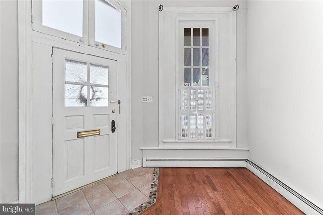 Photo - 240 W Miner St