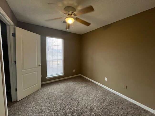 Photo - Renovated 3 Bedroom 2 Bath Home with 2 Car Garage for Rent!!