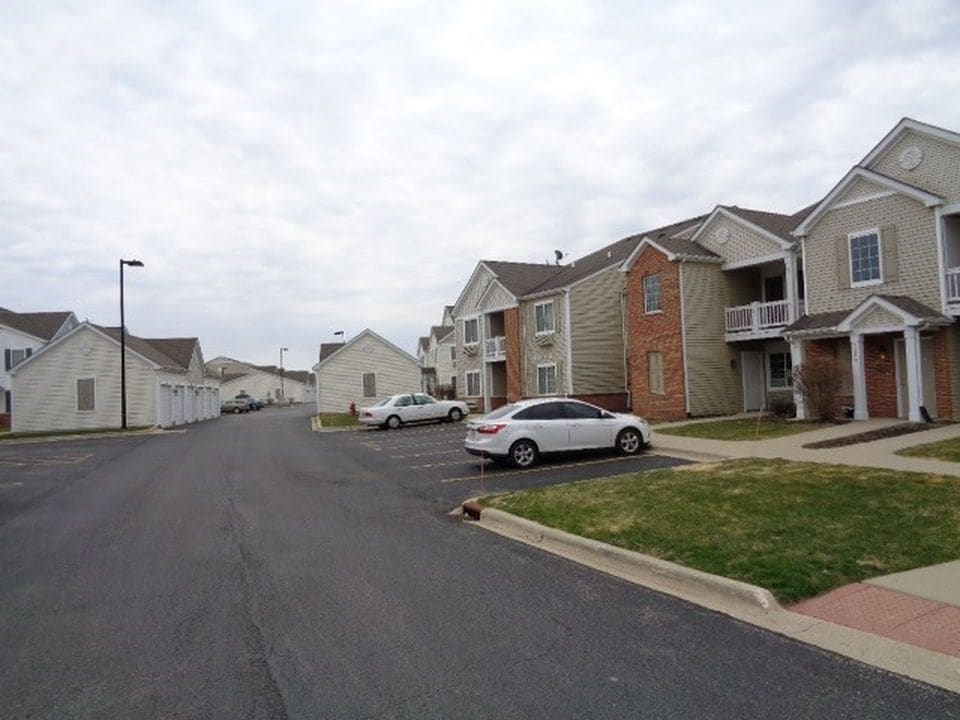 Building Front - 136 Bertram Dr Unit G