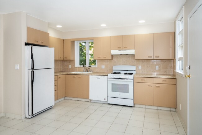 Photo - 102 Woodland Ave