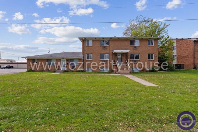 Building Photo - 1733 Christian Ave Unit 5