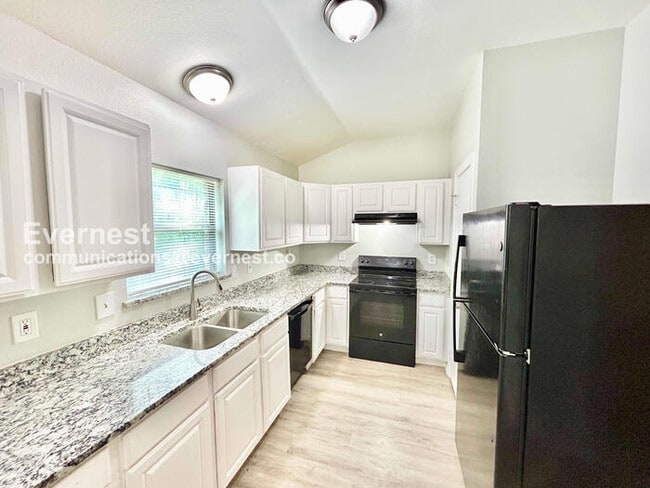 Photo - 152 Creek Cove Dr