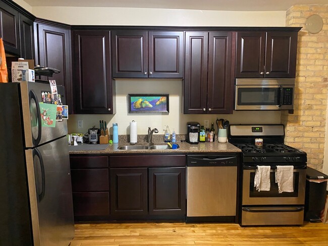 Kitchen - 2511 Nicollet Ave Apartments Unit 2