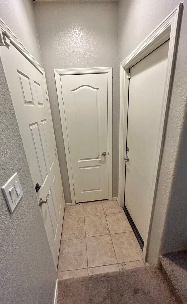 Photo - 356 N 169th Ave