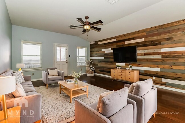 Photo - 286 Nandina Dr