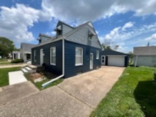 Building Photo - 1909 Williams Blvd SW