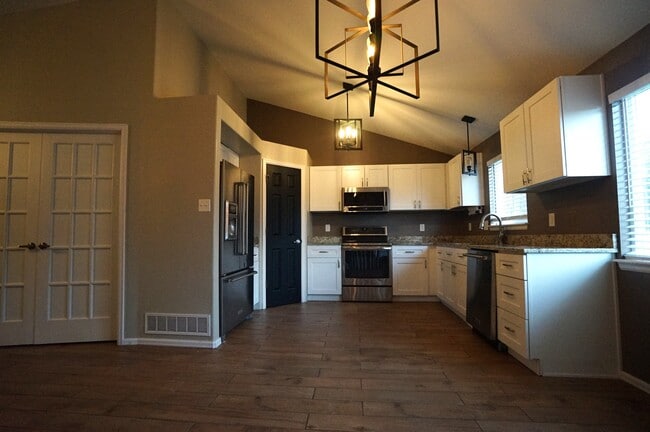 Photo - 5221 Hudson Cir