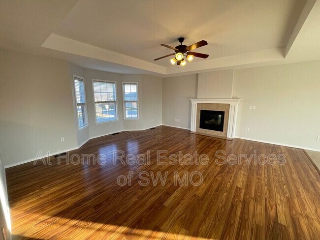 Photo - 977 S Ballard Dr