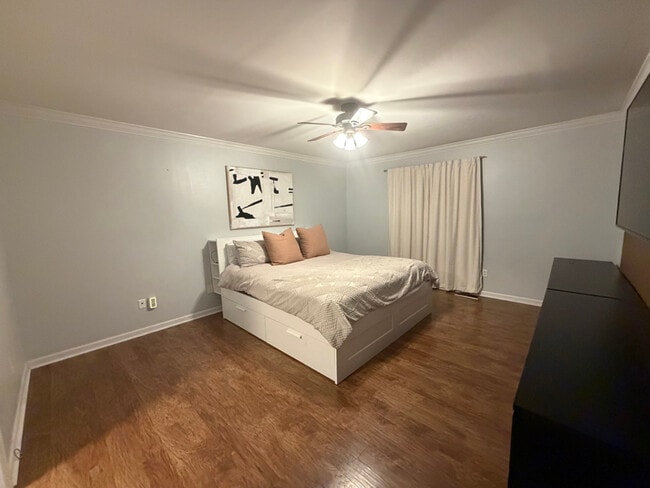 Photo - 5933 Old Plank Rd