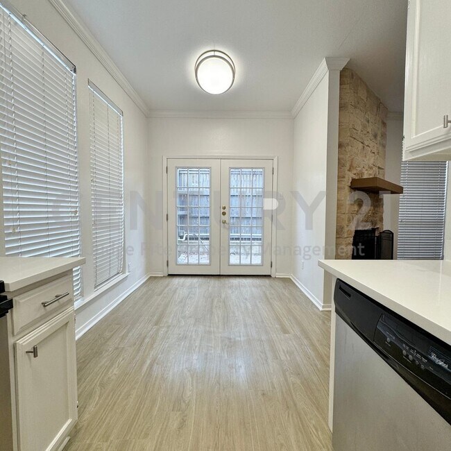 Photo - MOVE-IN SPECIAL! $500.00 OFF YOUR 2ND FULL MONTH'S RENT! Charming 2-Story 2/1.5 Condo in Dallas! Unit 101