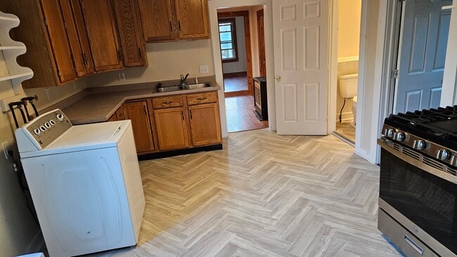 Building Photo - 204 N Champlain St