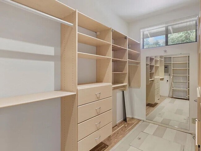 Photo - BRIGHT & AIRY HOME IN EXCLUSIVE ENCLAVE SPRAWLING, PRIVATE CULDESAC PROPERTY