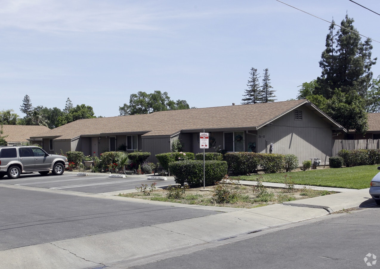 Photo - Summertree Apartments