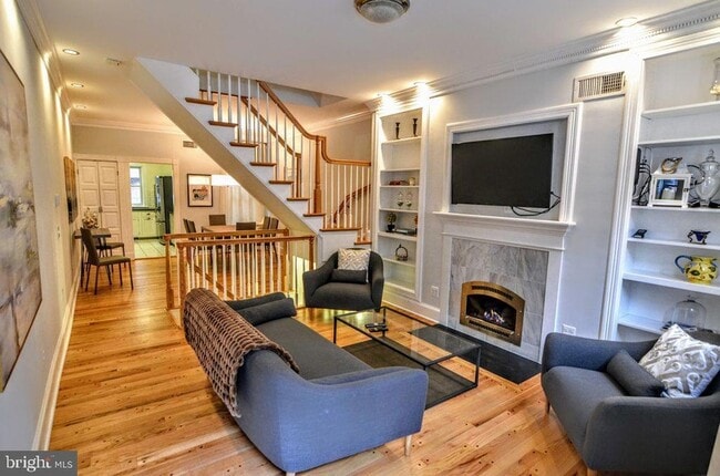 Photo - 1029 30th St NW