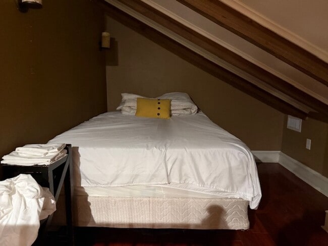 Photo - 628 N Rampart St Unidad 628 B